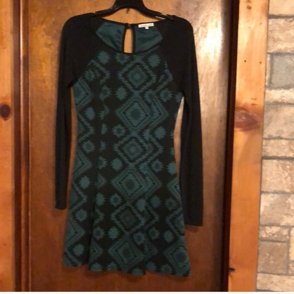 💜 B2G1 Charlotte Russe sz medium black & green dress